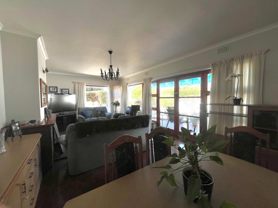 4 Bedroom Property for Sale in Lakeside Western Cape